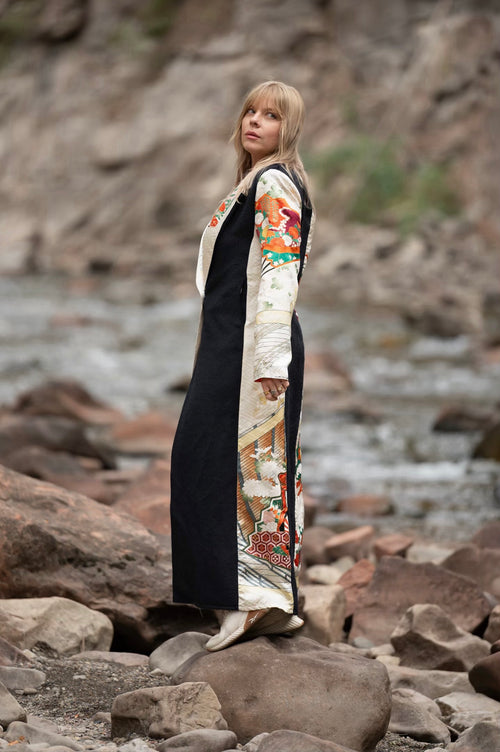 Akari - The Acension Coat