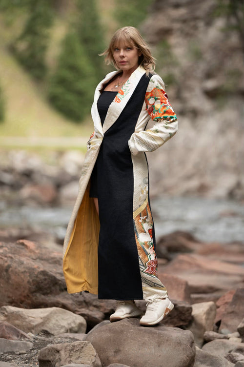 Akari - The Acension Coat
