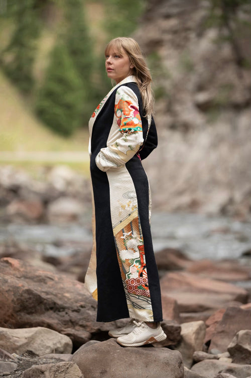 Akari - The Acension Coat
