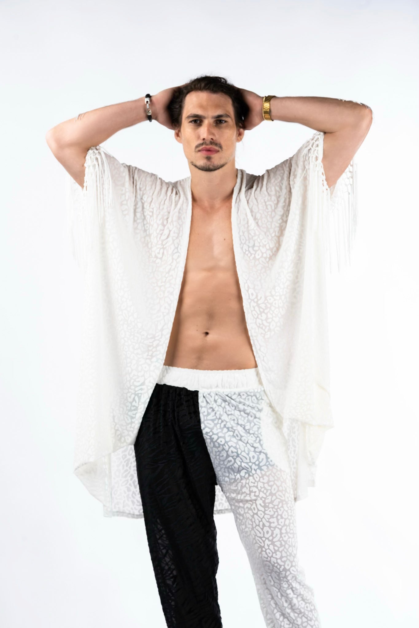 贅沢品 Velvet Burn Cheetah White Kimono Radiant1Robes – ウェア