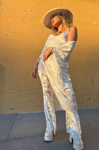 Load image into Gallery viewer, White Burn Velvet Set
