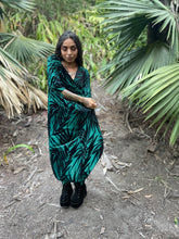 Load image into Gallery viewer, Burn Velvet Leaf Kimono
