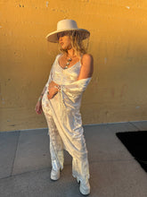 Load image into Gallery viewer, White Burn Velvet Set
