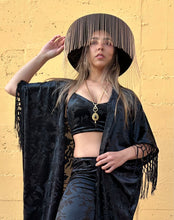 Load image into Gallery viewer, Black Burn Velvet Set
